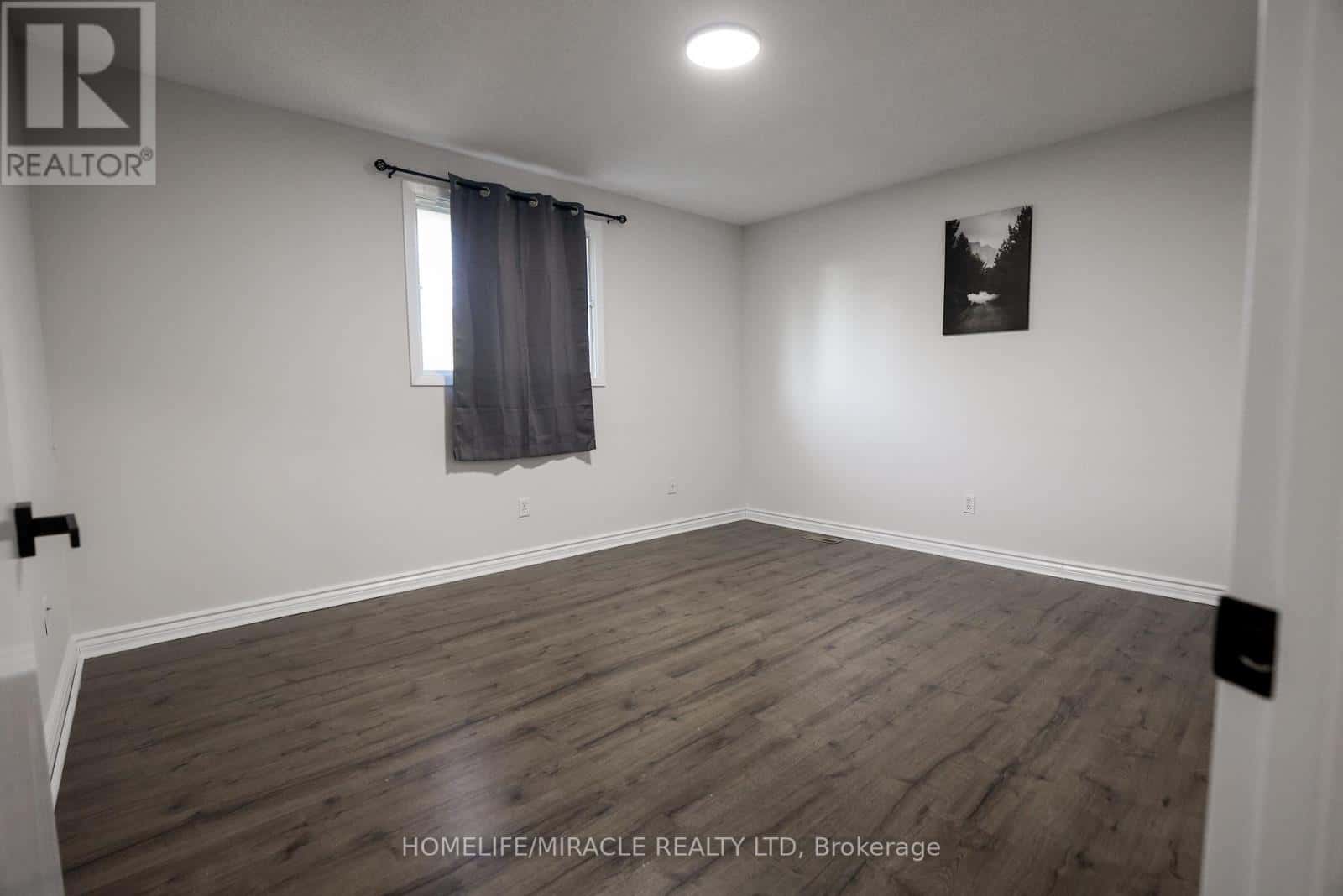 669 CLASSIC DRIVE — London East (East P), Ontario - Photo 3 of 25