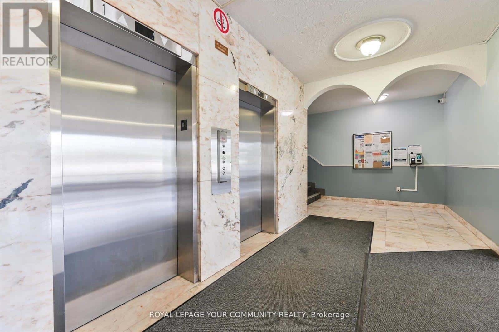 206 - 5 FRITH ROAD — Toronto (Glenfield-Jane Heights), Ontario - Photo 2 of 26