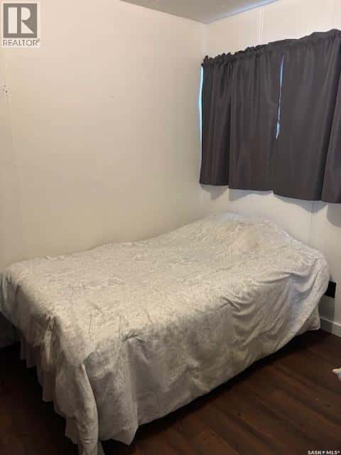 211 Canora AVENUE — Canora, Saskatchewan - Photo 4 of 24