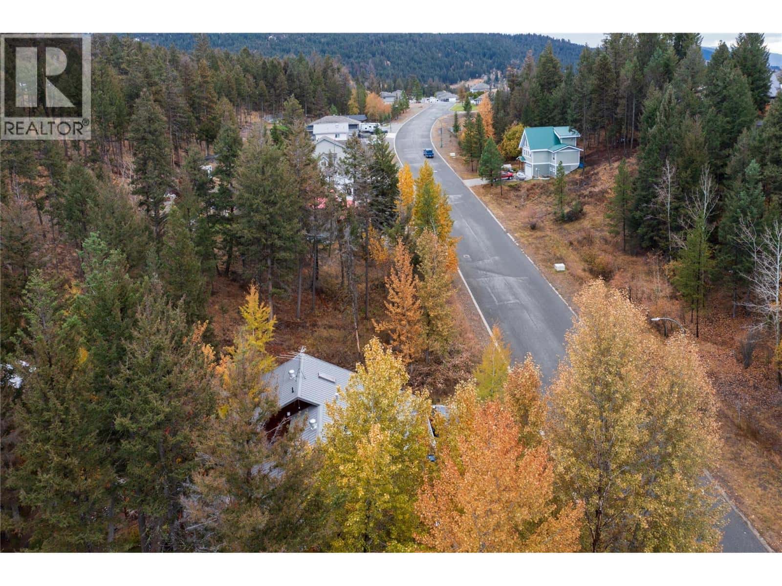 331 POPLAR Drive — Logan Lake, British Columbia - Photo 4 of 20