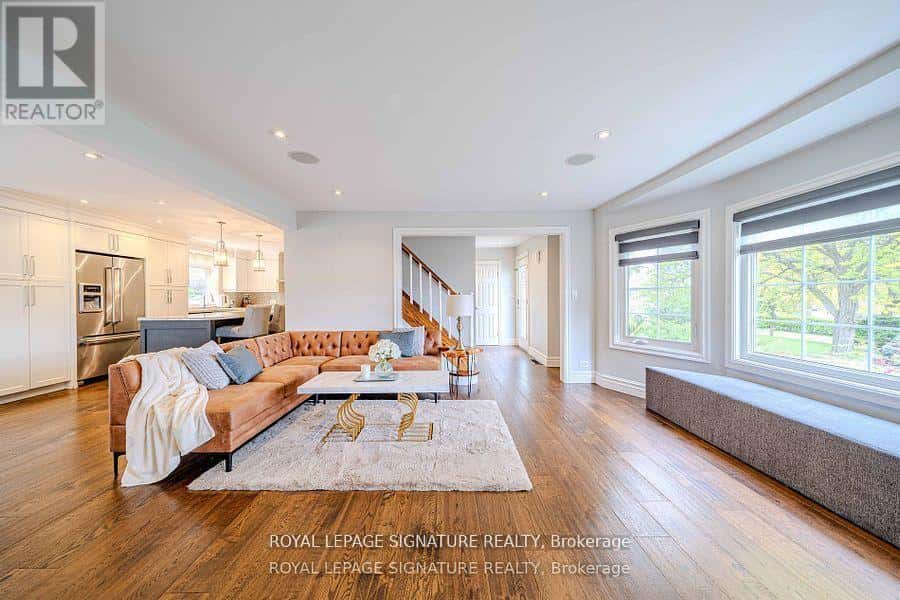 41 MAYO DRIVE — Toronto (Rustic), Ontario - Photo 3 of 41