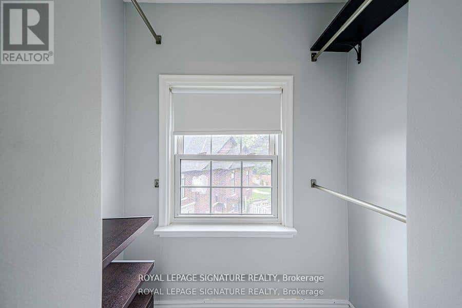 41 MAYO DRIVE — Toronto (Rustic), Ontario - Photo 2 of 41