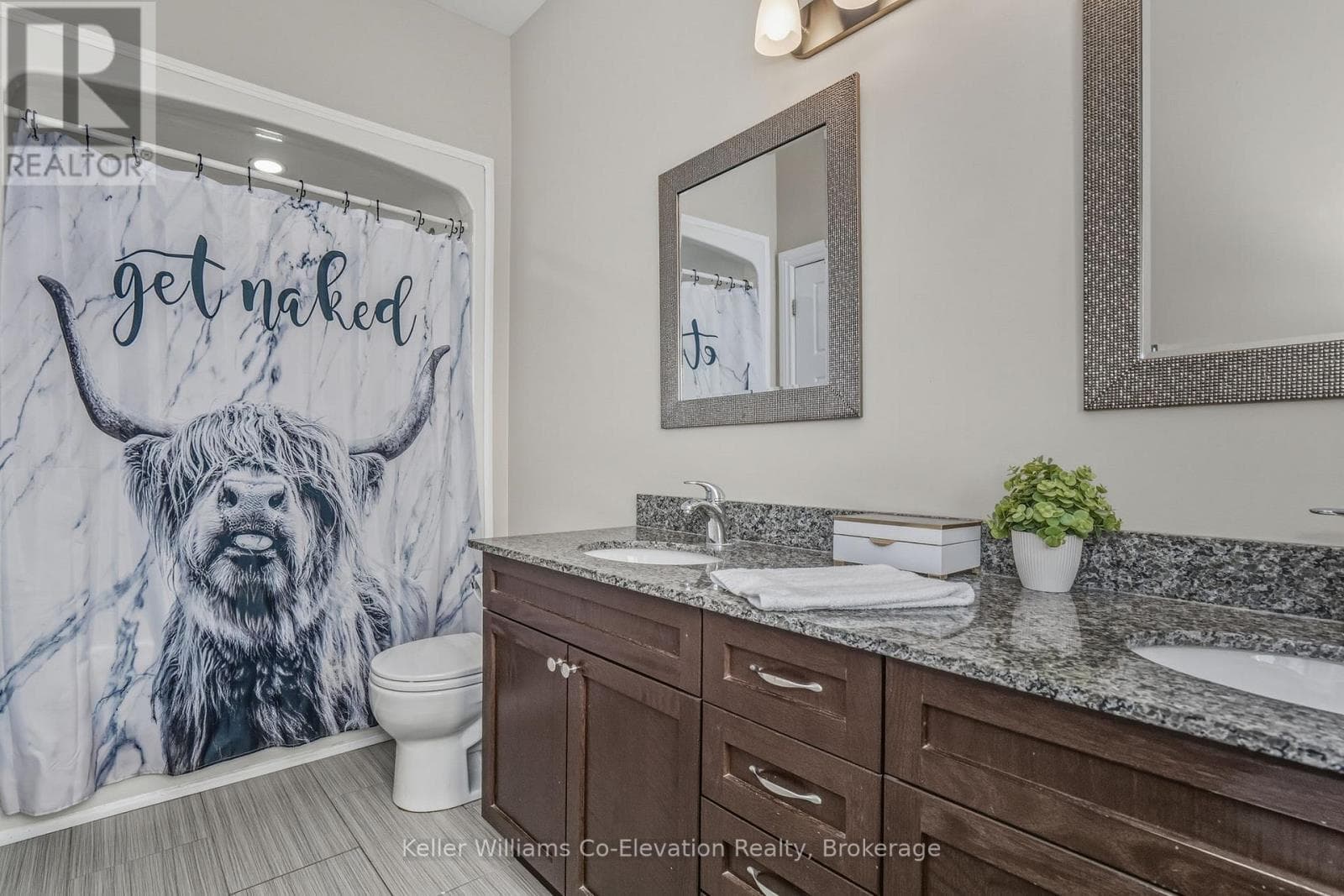 3931 WOOD AVENUE — Severn (West Shore), Ontario - Main photo