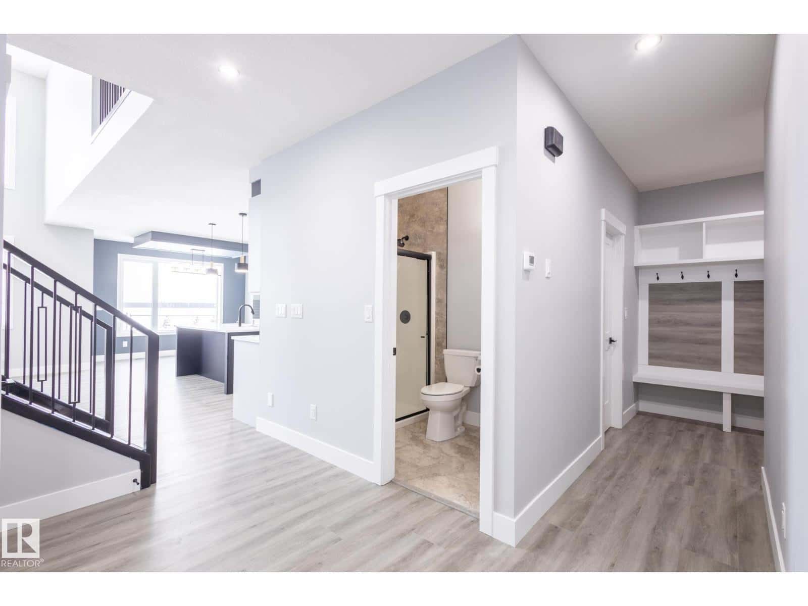 48 Maple CR — Gibbons, Alberta - Photo 4 of 7