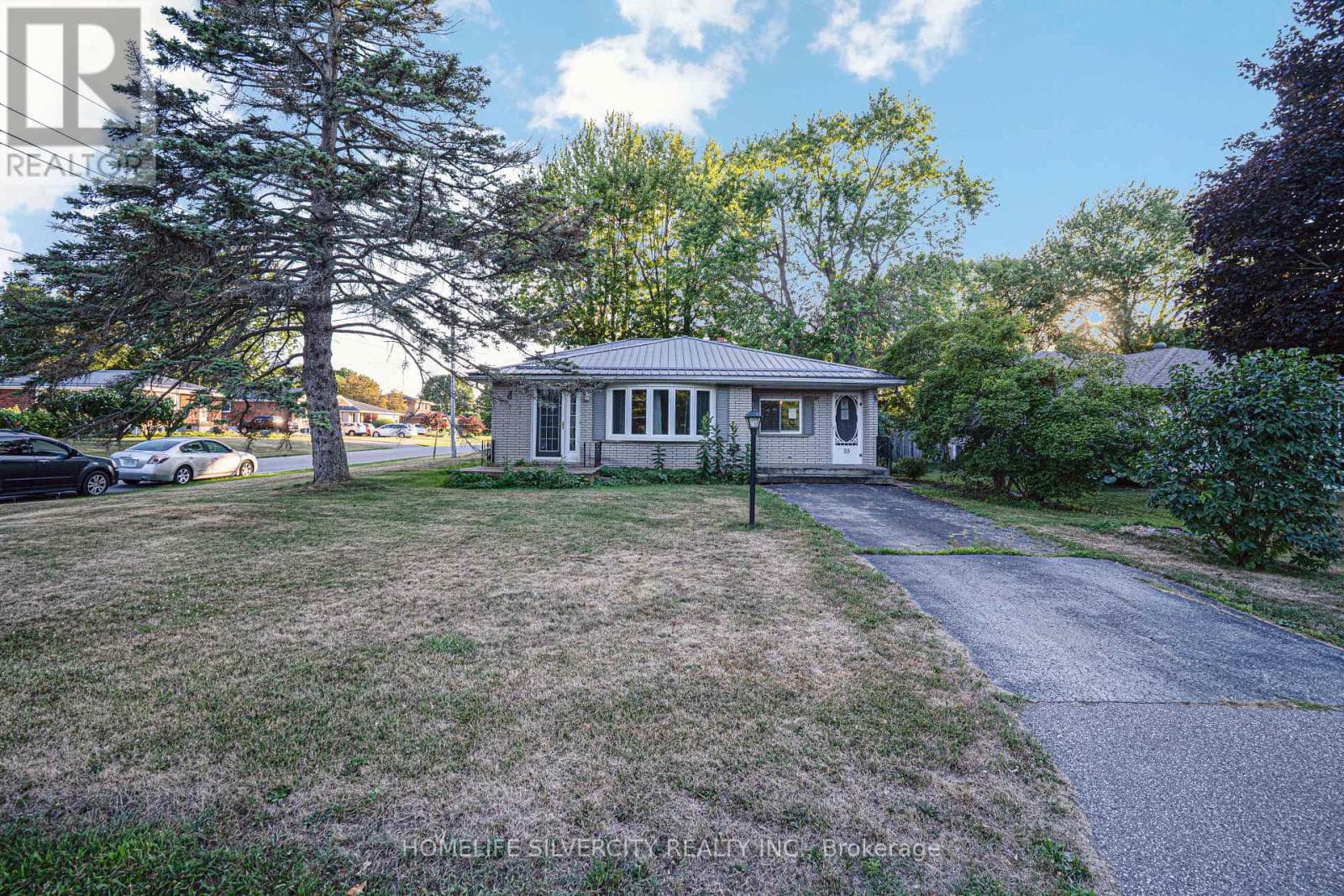 35 LYNN PARK AVENUE — Norfolk (Port Dover), Ontario - Main photo