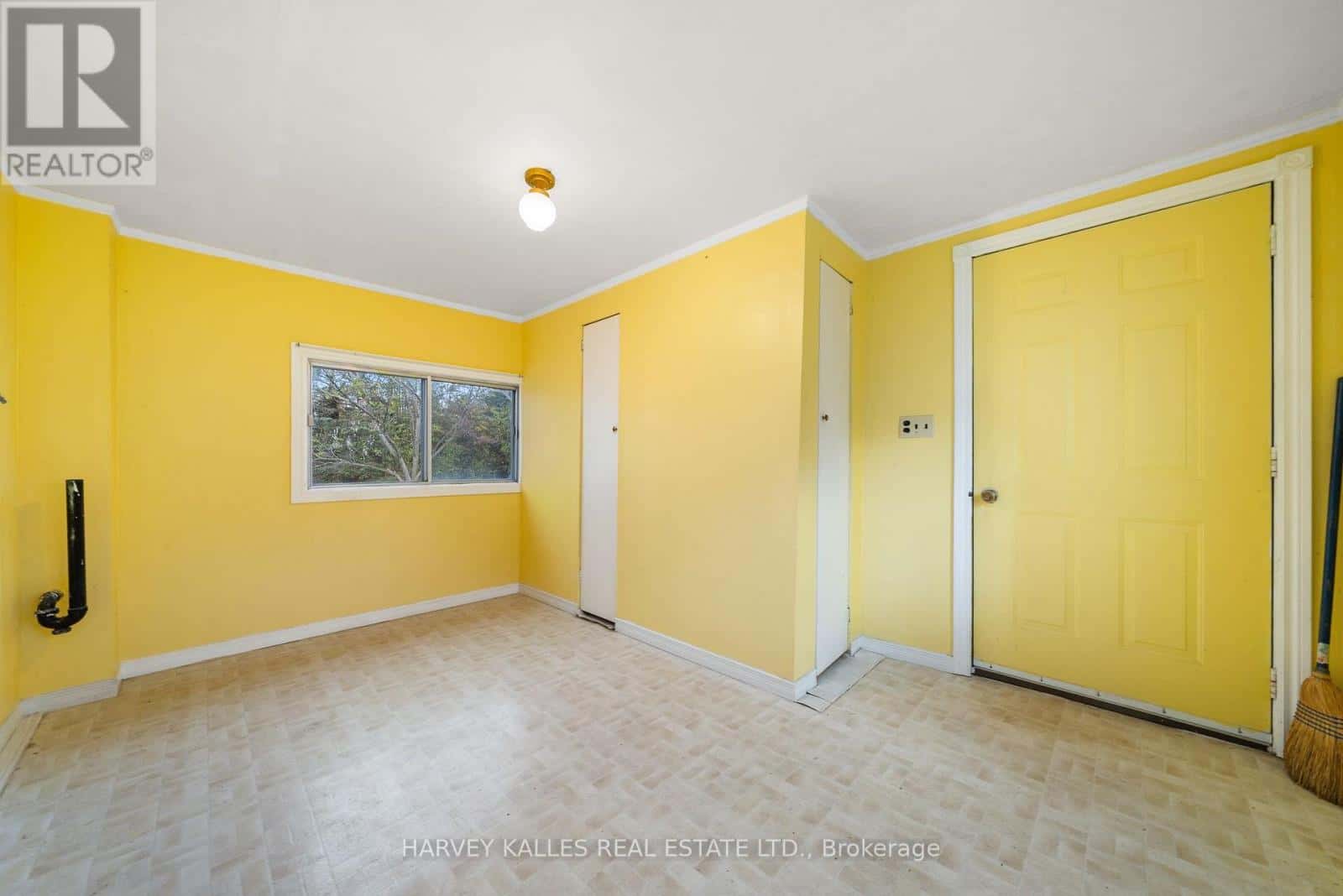 2068 COUNTY ROAD 5 ROAD — Prince Edward County (Sophiasburg Ward), Ontario - Photo 4 of 46