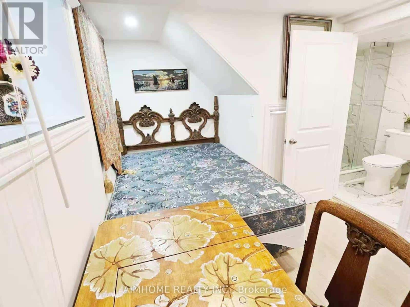 28 CASTLE HARBOUR LANE W — Markham (Bayview Fairway-Bayview Country Club Estates), Ontario - Photo 3 of 15