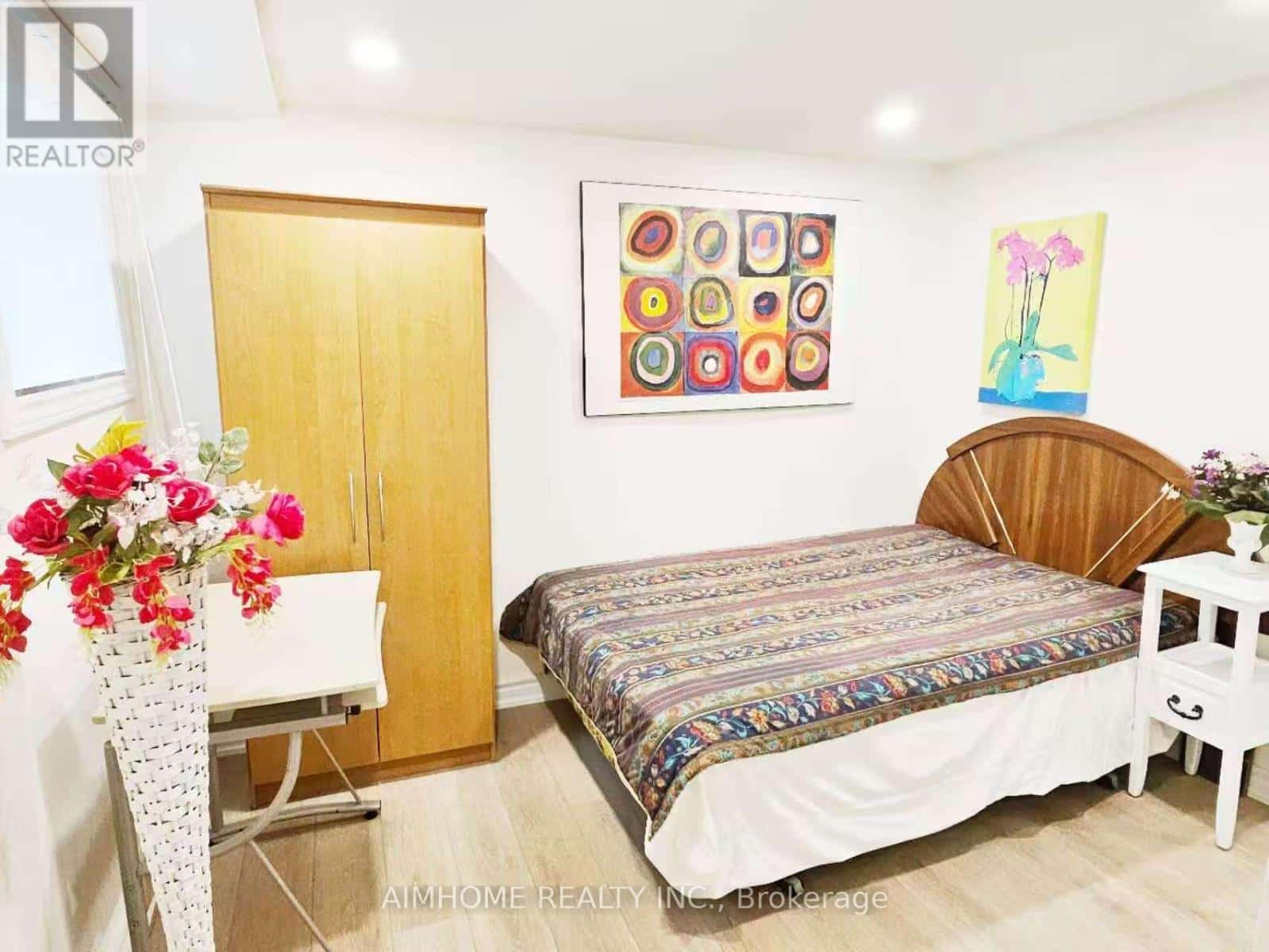 28 CASTLE HARBOUR LANE W — Markham (Bayview Fairway-Bayview Country Club Estates), Ontario - Photo 4 of 15