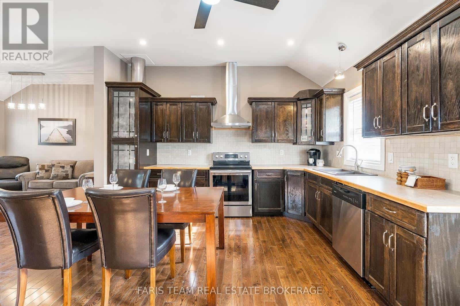 66 MEADOWS AVENUE — Tay (Waubaushene), Ontario - Photo 2 of 42