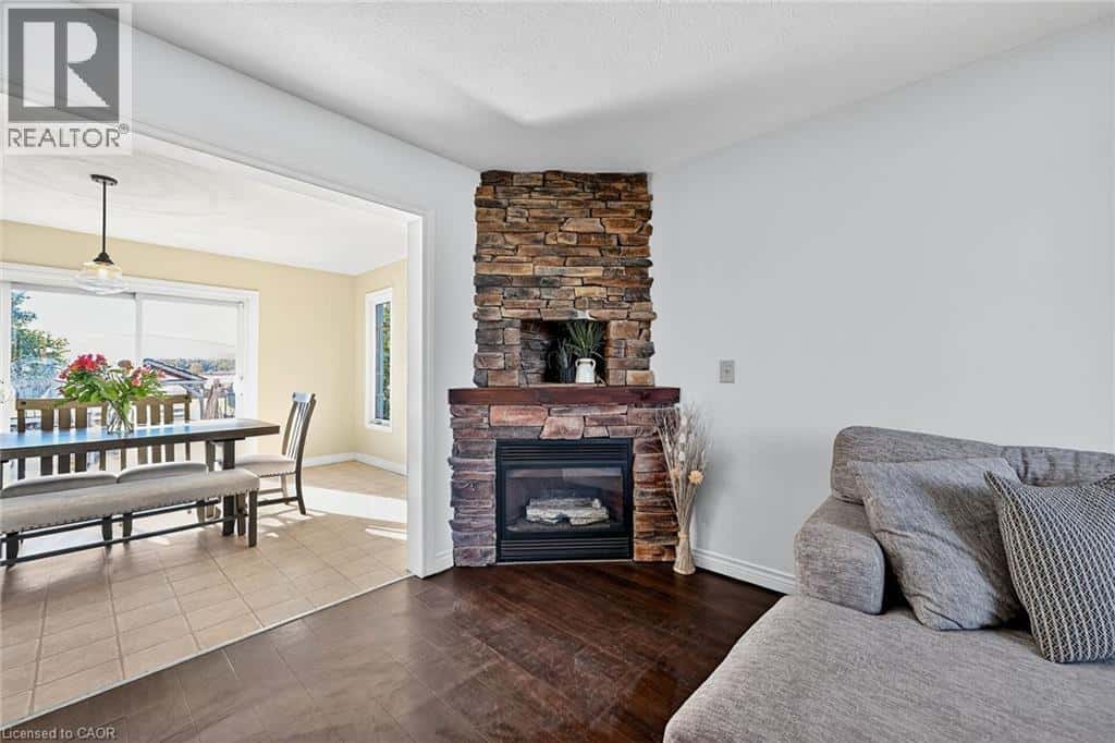 8 TALBOT Road — Canfield, Ontario - Photo 4 of 50