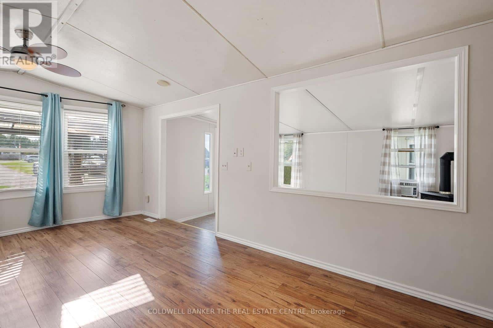 327 - 285 CRYDERMANS SIDE ROAD — Georgina (Baldwin), Ontario - Photo 4 of 21