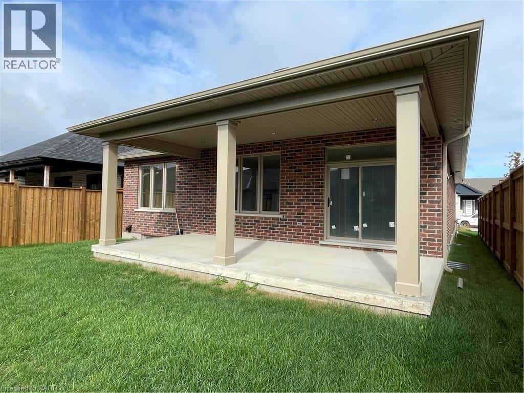 79 SOUTH PARKWOOD Boulevard — Elmira, Ontario - Photo 3 of 3