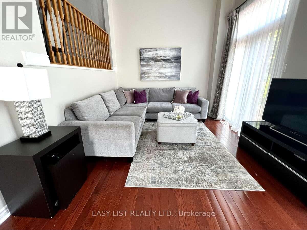 74 - 95 WELDRICK ROAD E — Richmond Hill (Observatory), Ontario - Photo 4 of 32