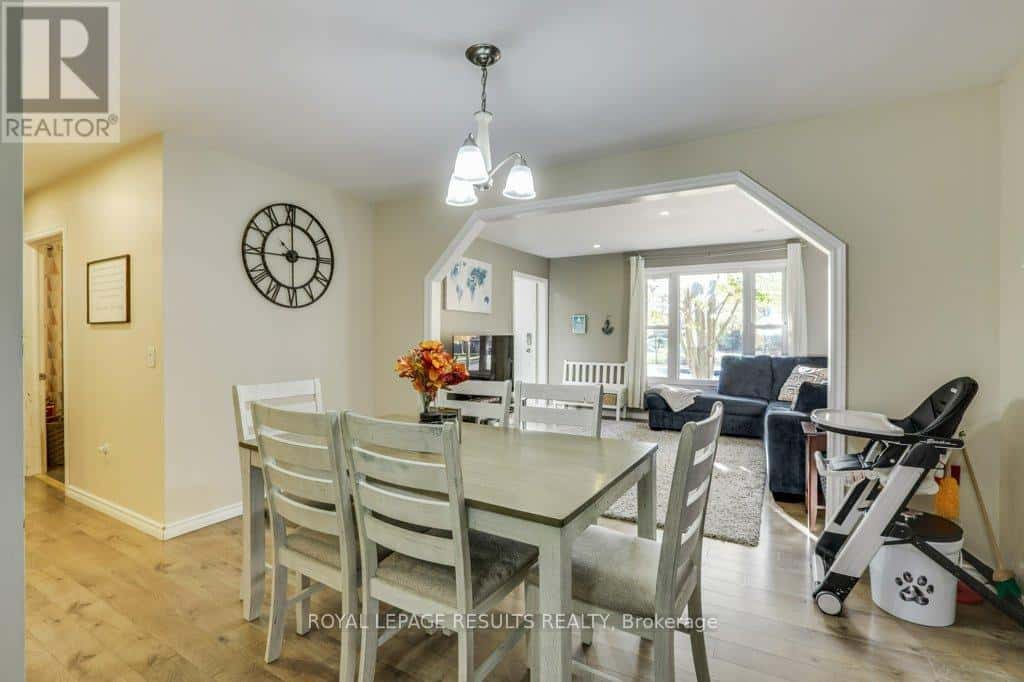 40124 TALBOT LINE — Southwold (Talbotville), Ontario - Photo 3 of 39