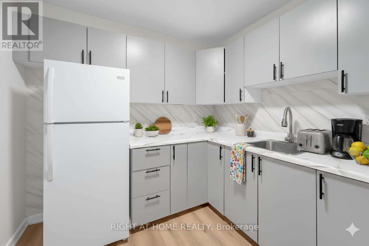 Arnprior, Ontario — Arnprior, Ontario - Photo 4 of 28