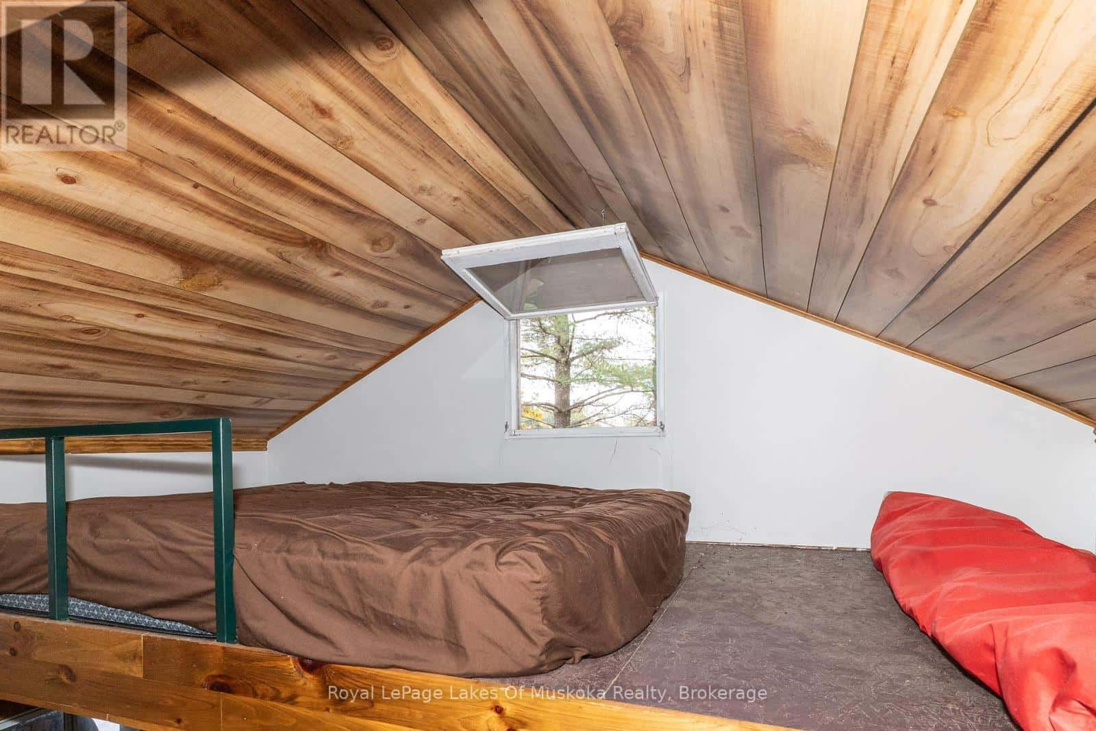 1 - 1060 SKELETON LAKE 3 ROAD — Muskoka Lakes (Watt), Ontario - Photo 2 of 44