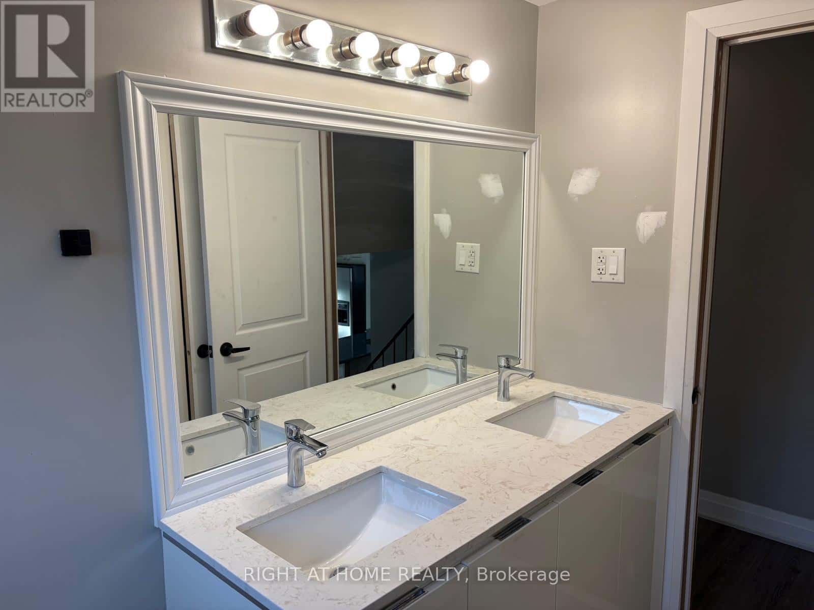 385 MONTMORENCY DRIVE E — Hamilton (Red Hill), Ontario - Photo 2 of 20