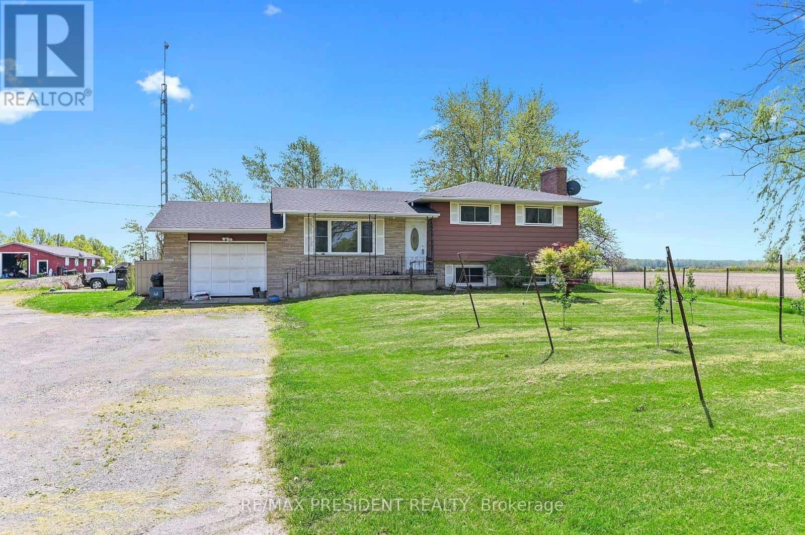 40233 FORKS ROAD S — Wainfleet (Marshville/Winger), Ontario - Photo 2 of 20