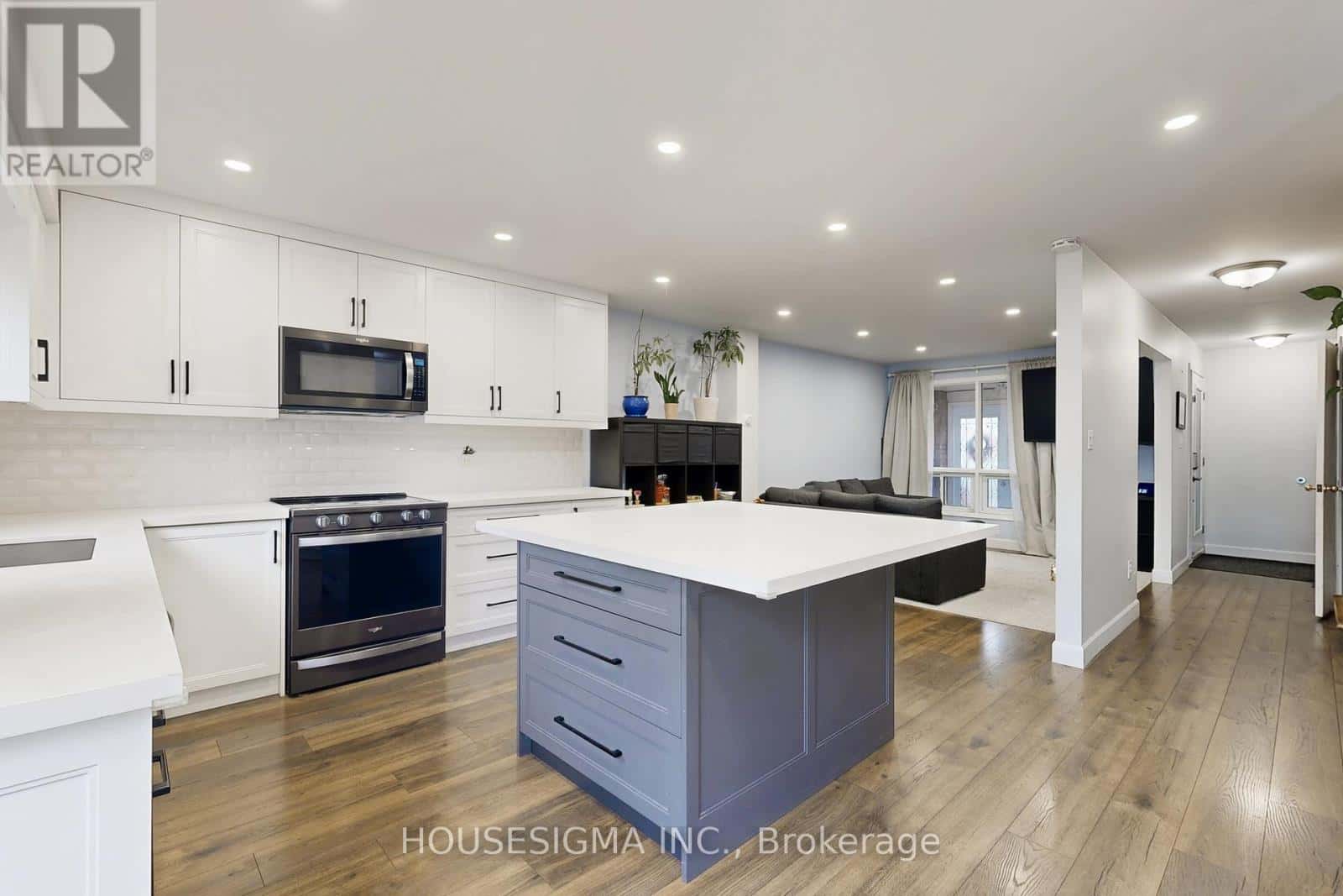 54 OAKMOUNT CRESCENT — Vaughan (Glen Shields), Ontario - Photo 2 of 35