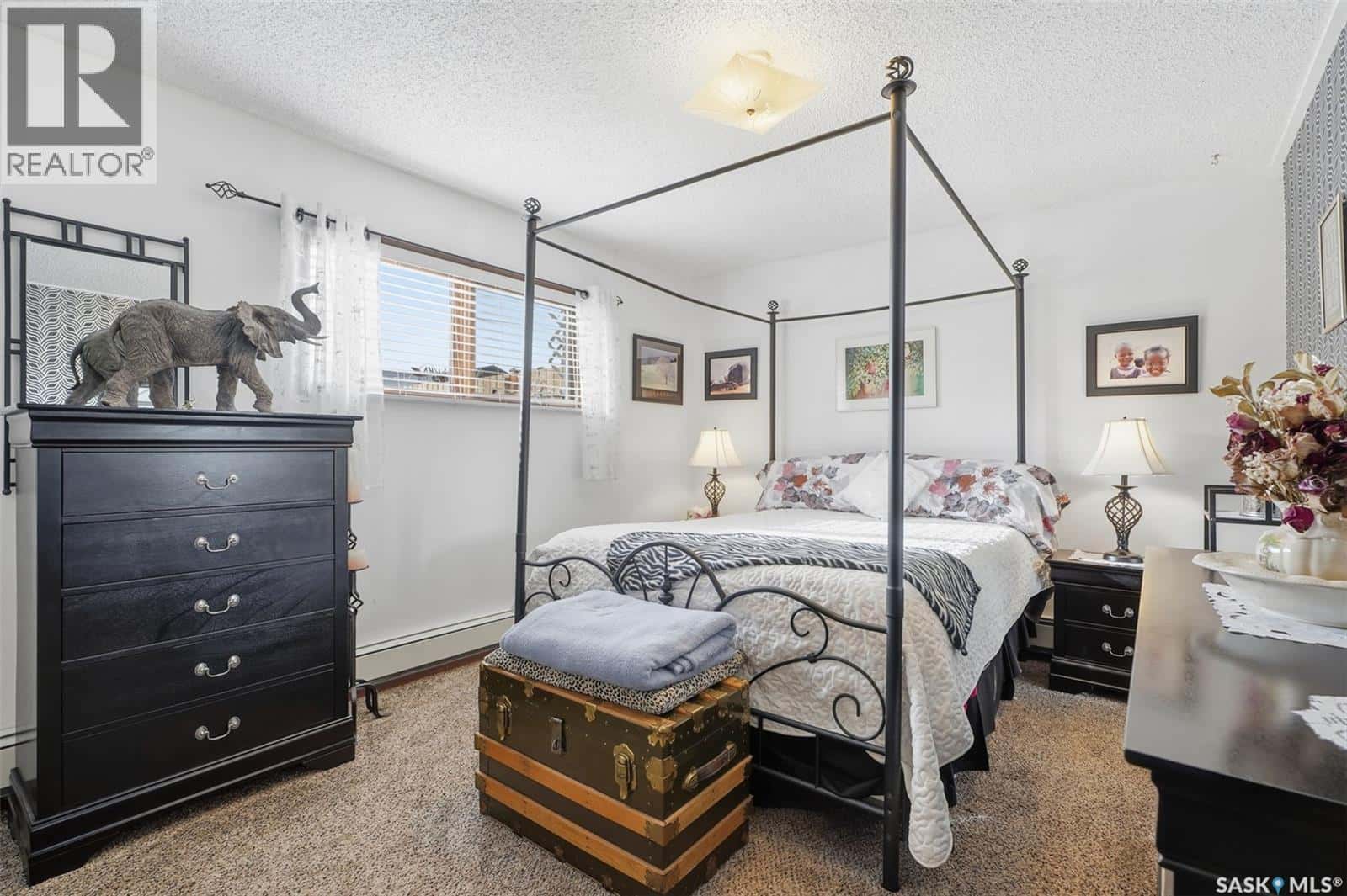 8009 5th STREET — Rosthern, Saskatchewan - Photo 4 of 32