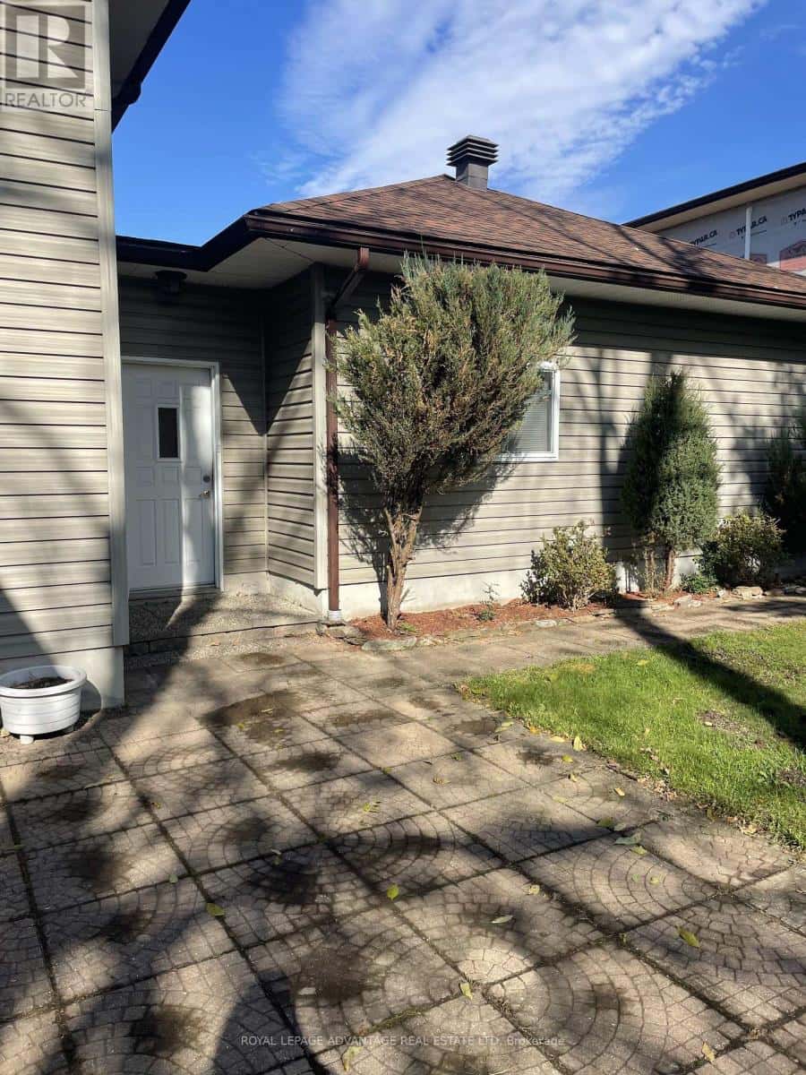 6 JESSIE DRIVE — Perth, Ontario - Photo 3 of 22