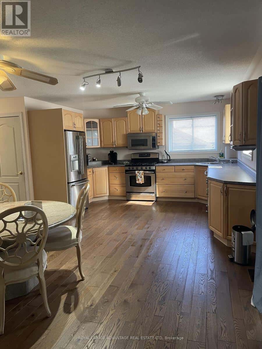 6 JESSIE DRIVE — Perth, Ontario - Photo 5 of 22