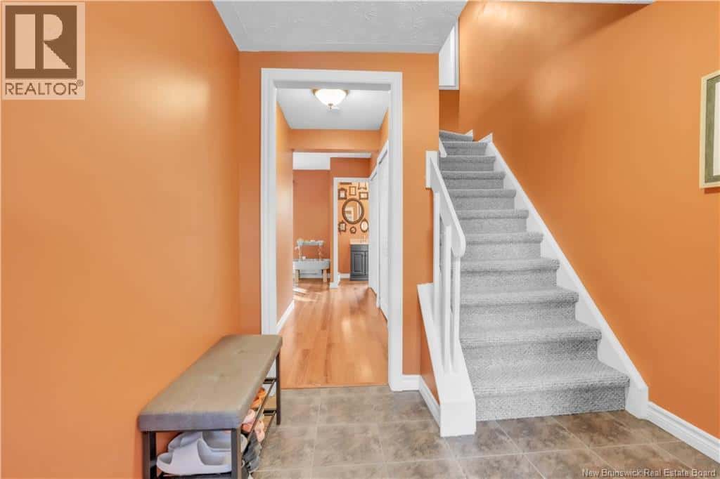 21 Hillsview Crescent — Rothesay, New Brunswick - Photo 4 of 35