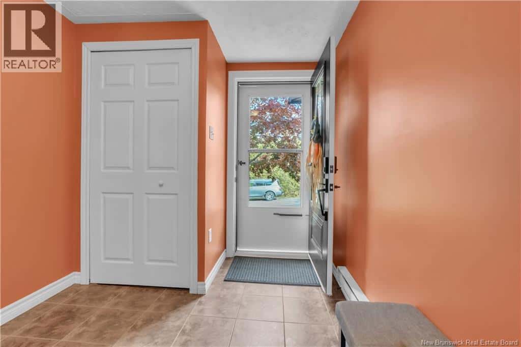 21 Hillsview Crescent — Rothesay, New Brunswick - Photo 5 of 35