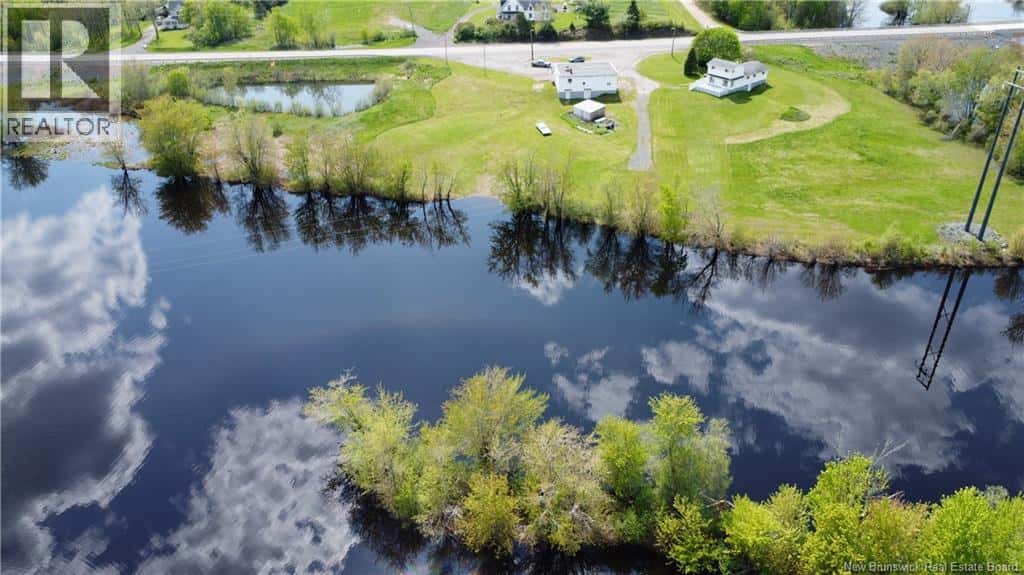 11369 Route 10 — Coles Island, New Brunswick - Photo 2 of 49