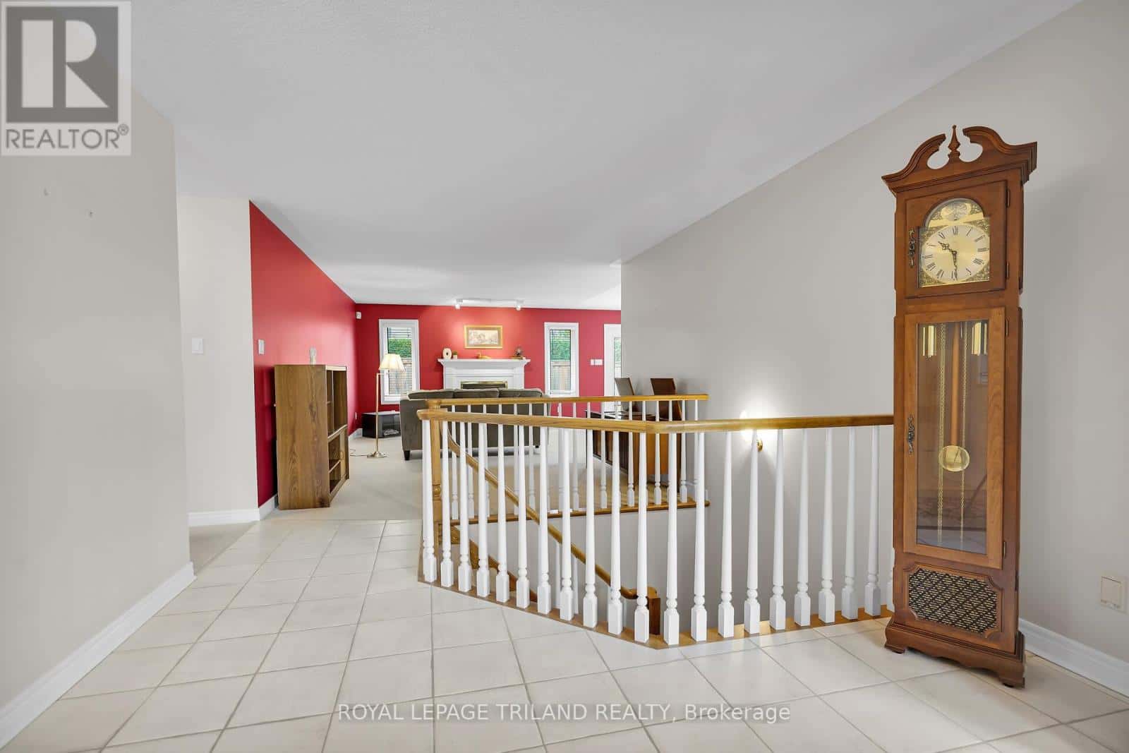 471 AMBLESIDE DRIVE — London North (North A), Ontario - Photo 4 of 35