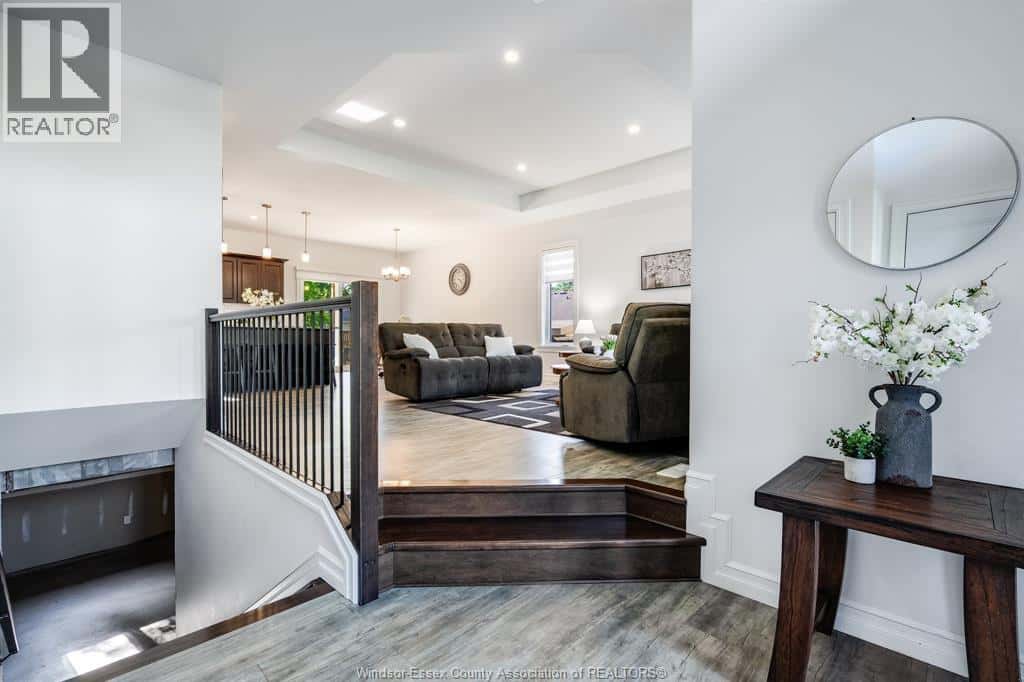 6 Lisa STREET — Wheatley, Ontario - Photo 2 of 48