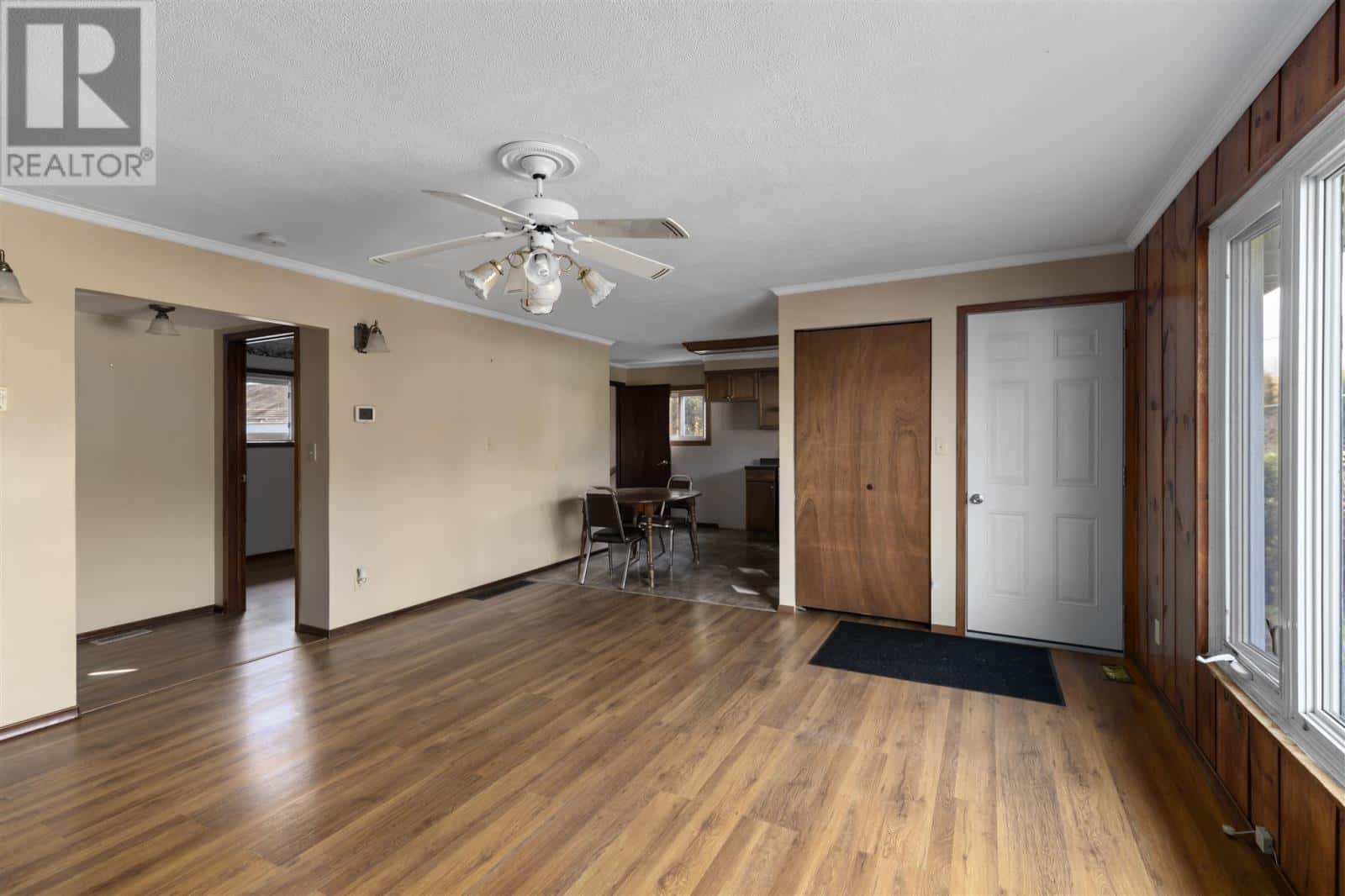 8 Bennett ST — Bruce Mines, Ontario - Photo 3 of 45