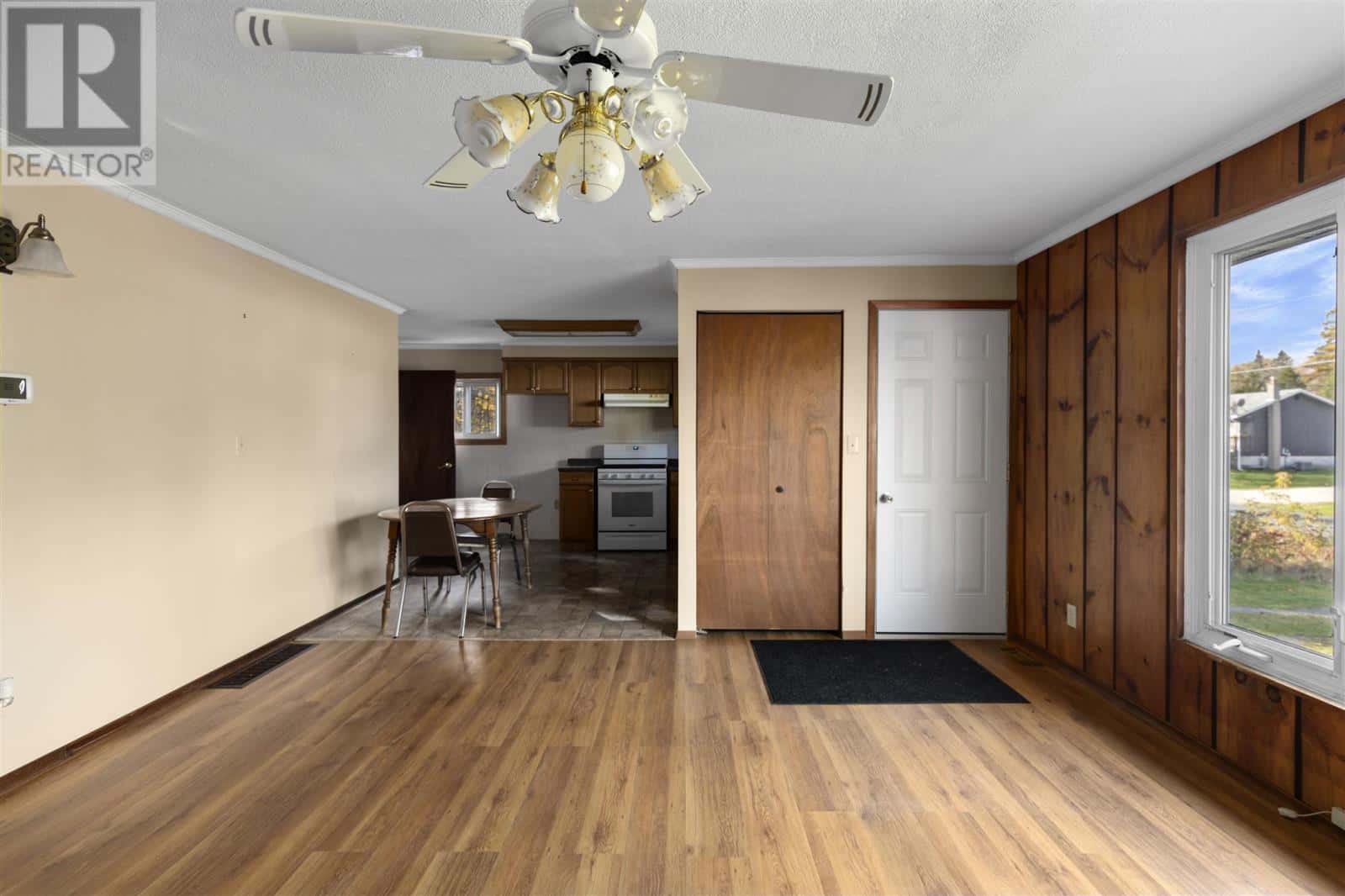 8 Bennett ST — Bruce Mines, Ontario - Photo 4 of 45