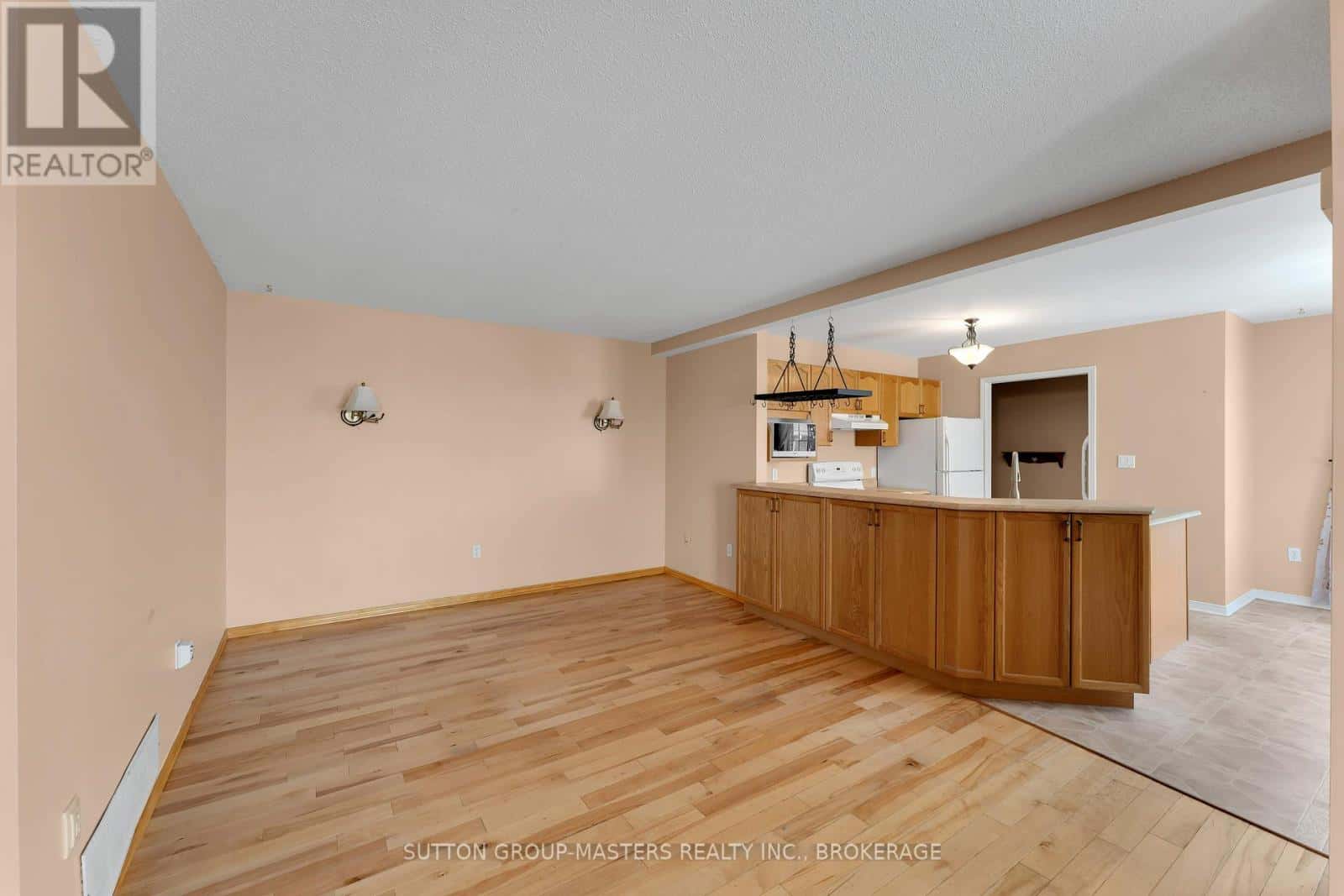 1049 WATERBURY CRESCENT — Kingston (City SouthWest), Ontario - Photo 4 of 36