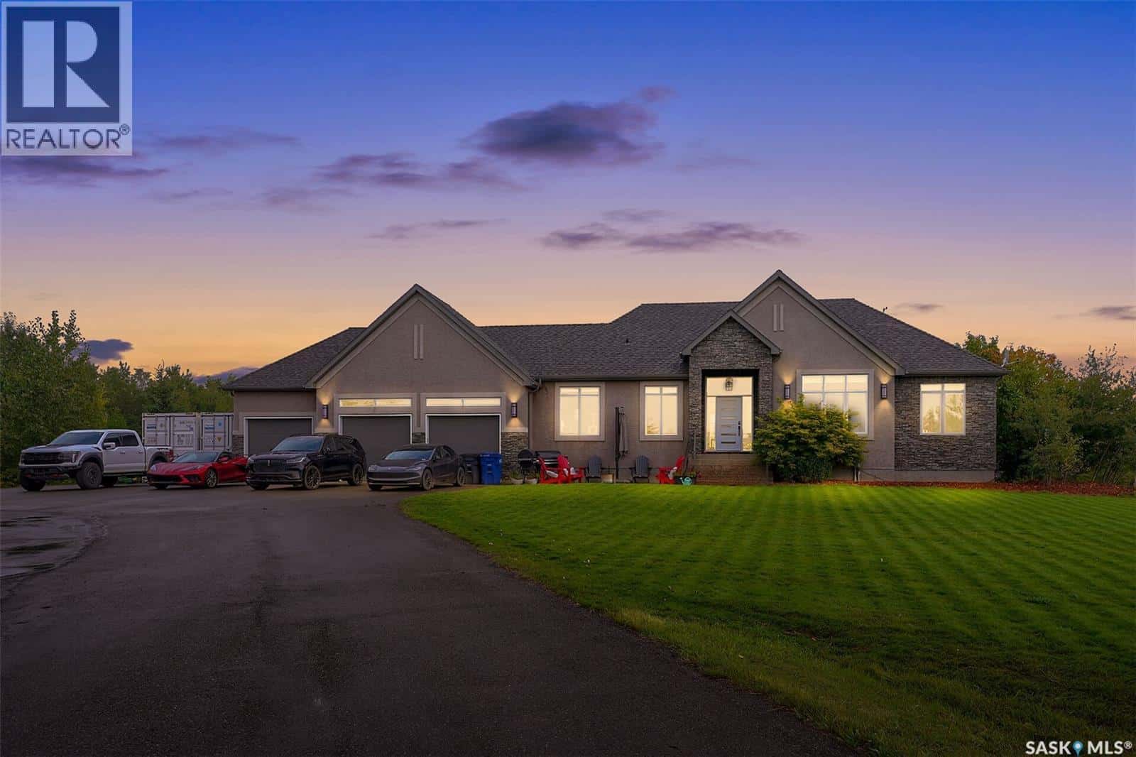 300 Hanley CRESCENT — Edenwold Rm No.158, Saskatchewan - Photo 2 of 50