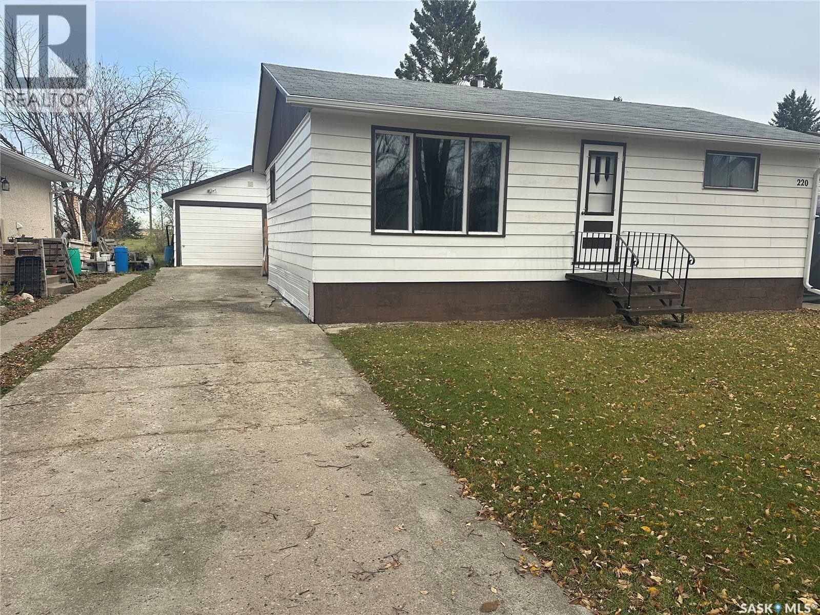 220 Avenue ROAD — Kamsack, Saskatchewan - Main photo