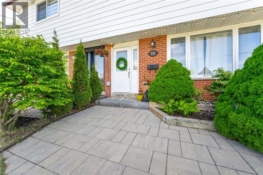 232 DURHAM Street — Oshawa, Ontario - Photo 5 of 25