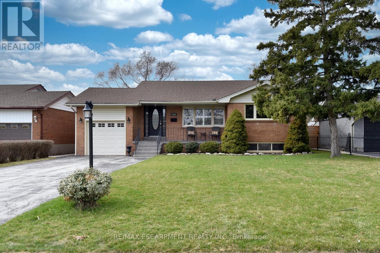 1204 TAVISTOCK DRIVE — Burlington (Mountainside), Ontario - Main photo