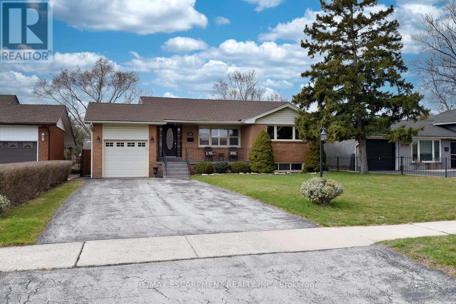 1204 TAVISTOCK DRIVE — Burlington (Mountainside), Ontario - Photo 2 of 43