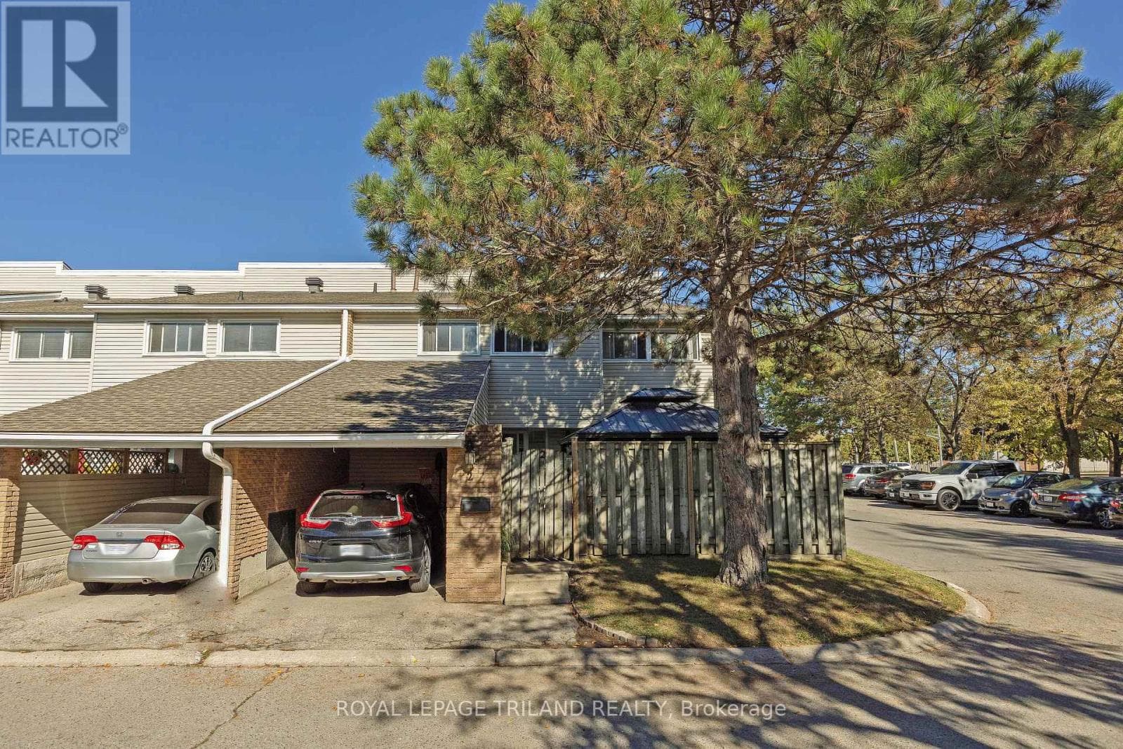 2 - 590 MILLBANK DRIVE — London South (South Y), Ontario - Main photo