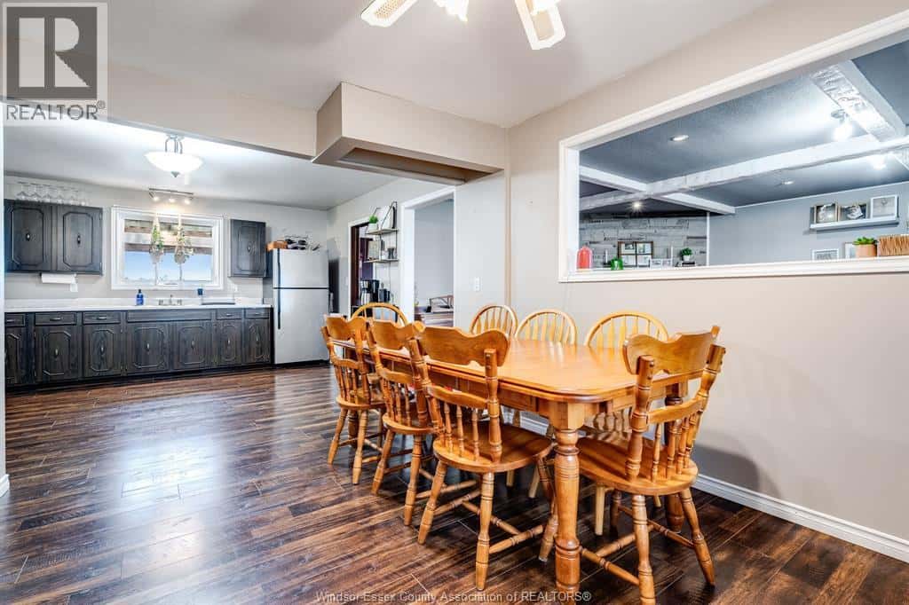 987 Talbot TRAIL — Wheatley, Ontario - Photo 2 of 38