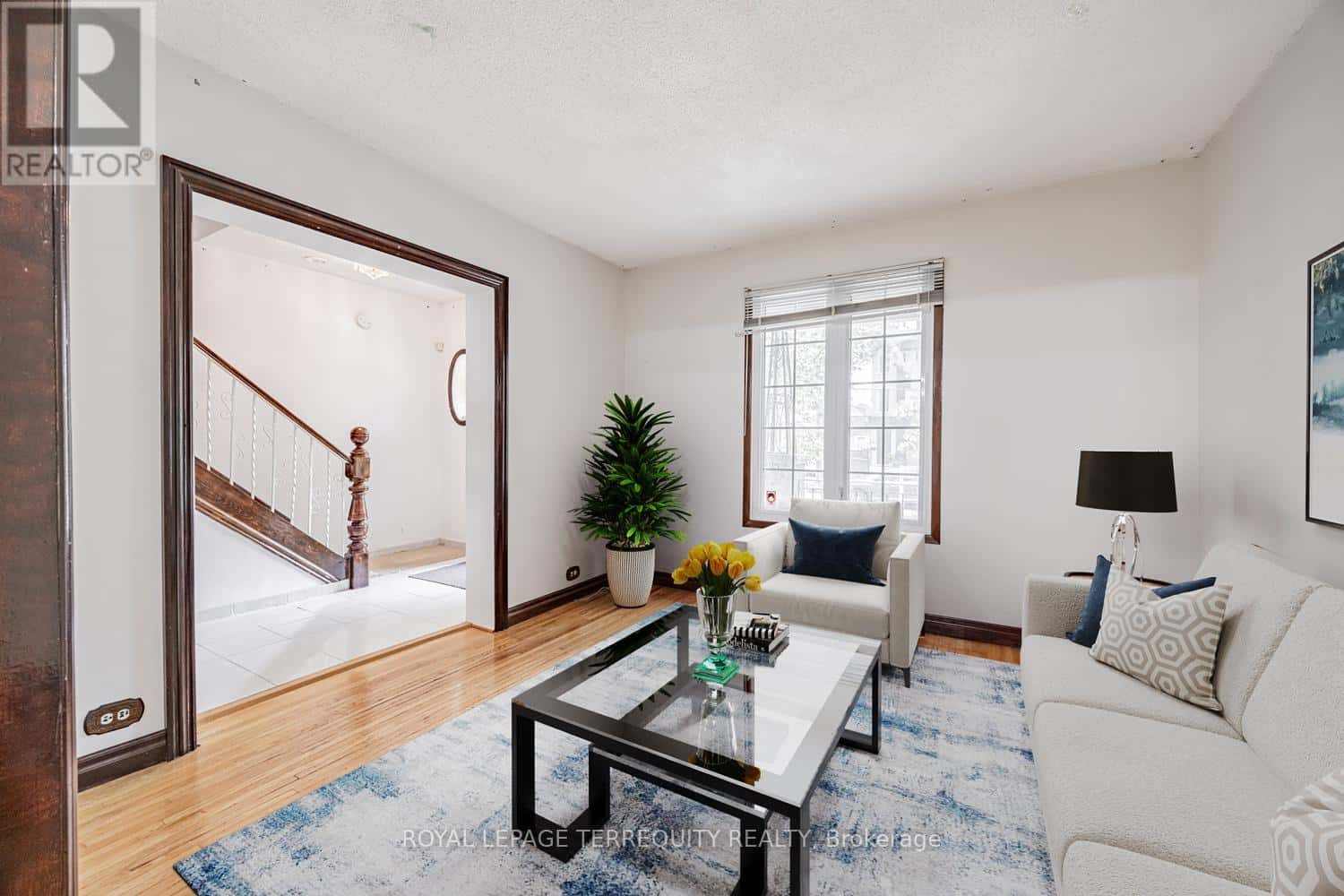 578 DURIE STREET — Toronto (Runnymede-Bloor West Village), Ontario - Photo 4 of 17