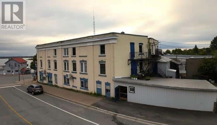 1 Water Street — Little Current, Ontario - Photo 4 of 33