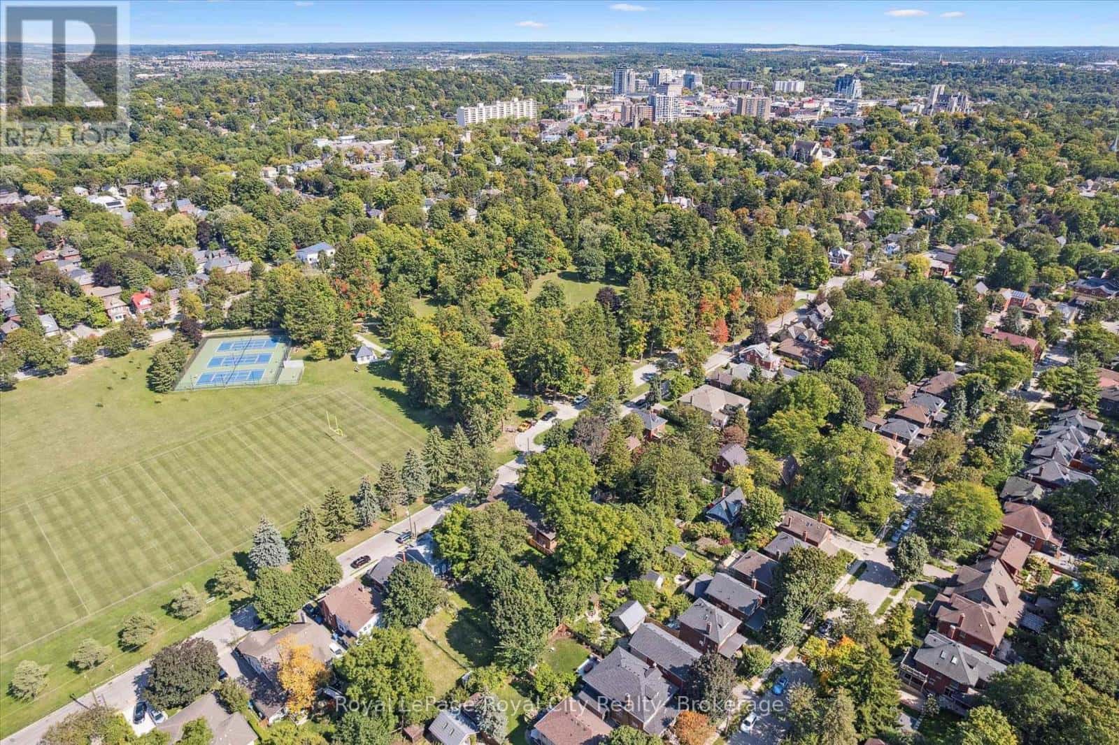 UNIT B - 92 KATHLEEN STREET — Guelph (Exhibition Park), Ontario - Photo 3 of 19