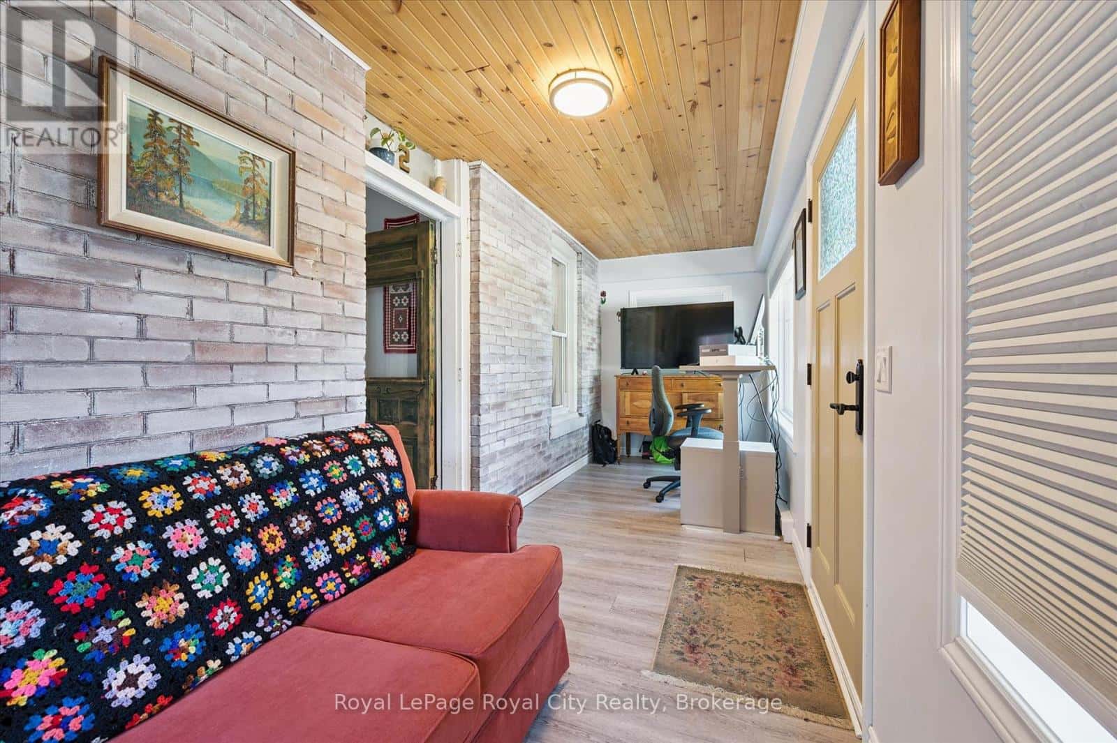 UNIT B - 92 KATHLEEN STREET — Guelph (Exhibition Park), Ontario - Photo 5 of 19