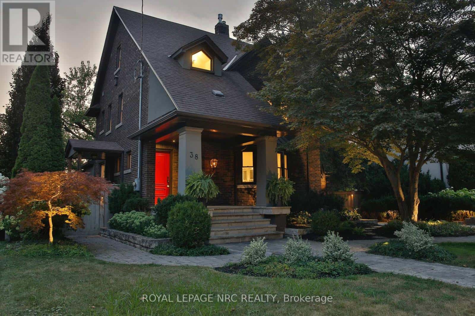 38 HILLCREST AVENUE — St. Catharines (Old Glenridge), Ontario - Photo 2 of 50