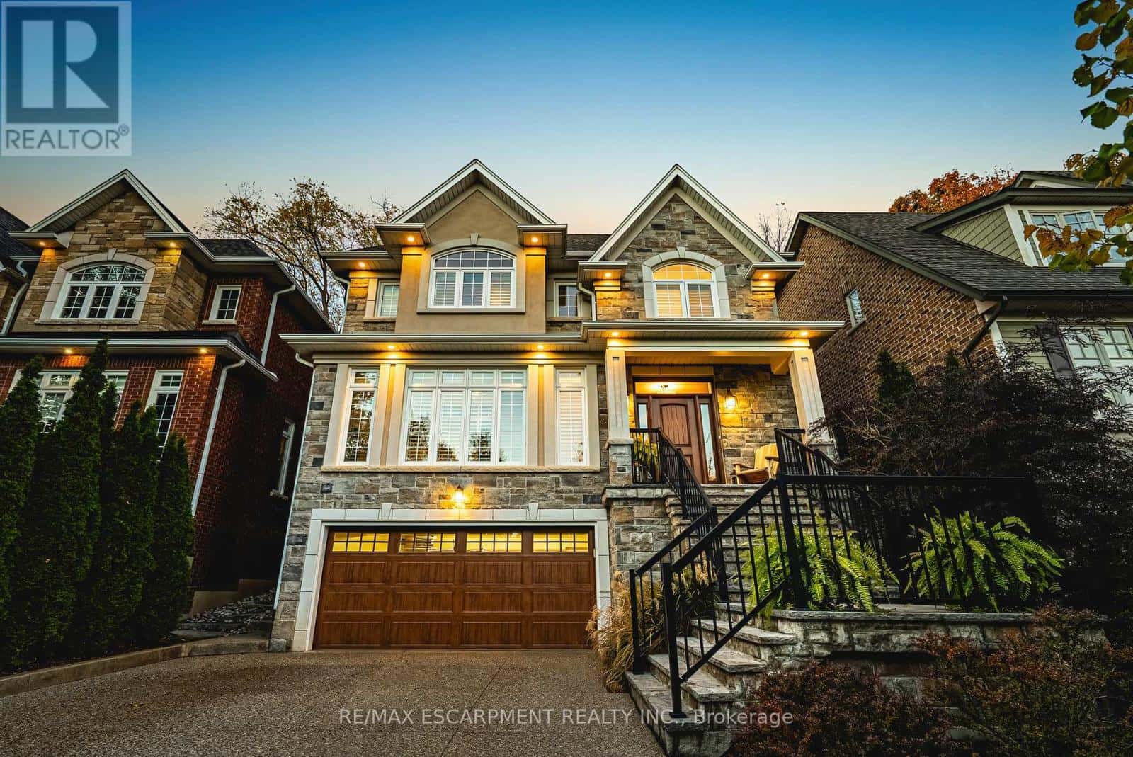 67 ALMA STREET — Hamilton (Dundas), Ontario - Photo 2 of 31