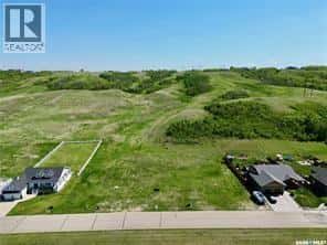35 Palomino DRIVE — Lumsden, Saskatchewan - Photo 2 of 4