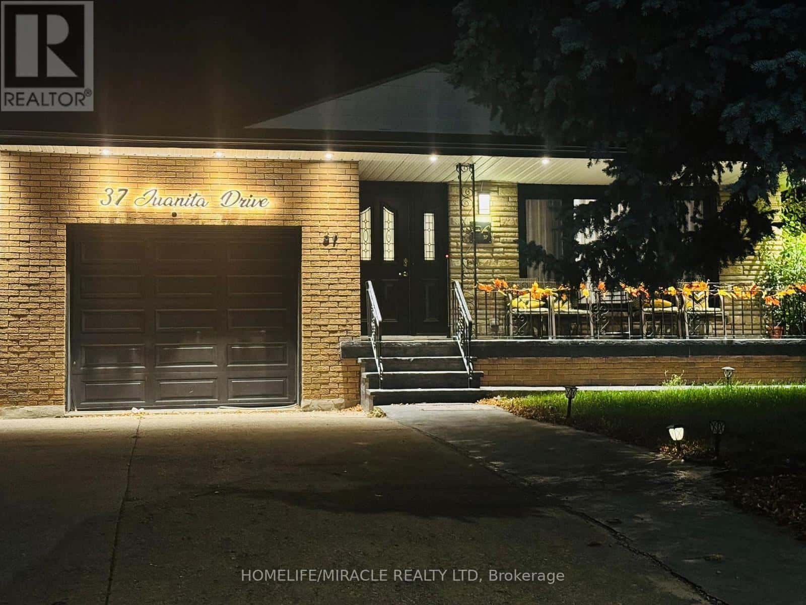 37 Juanita Drive Upper