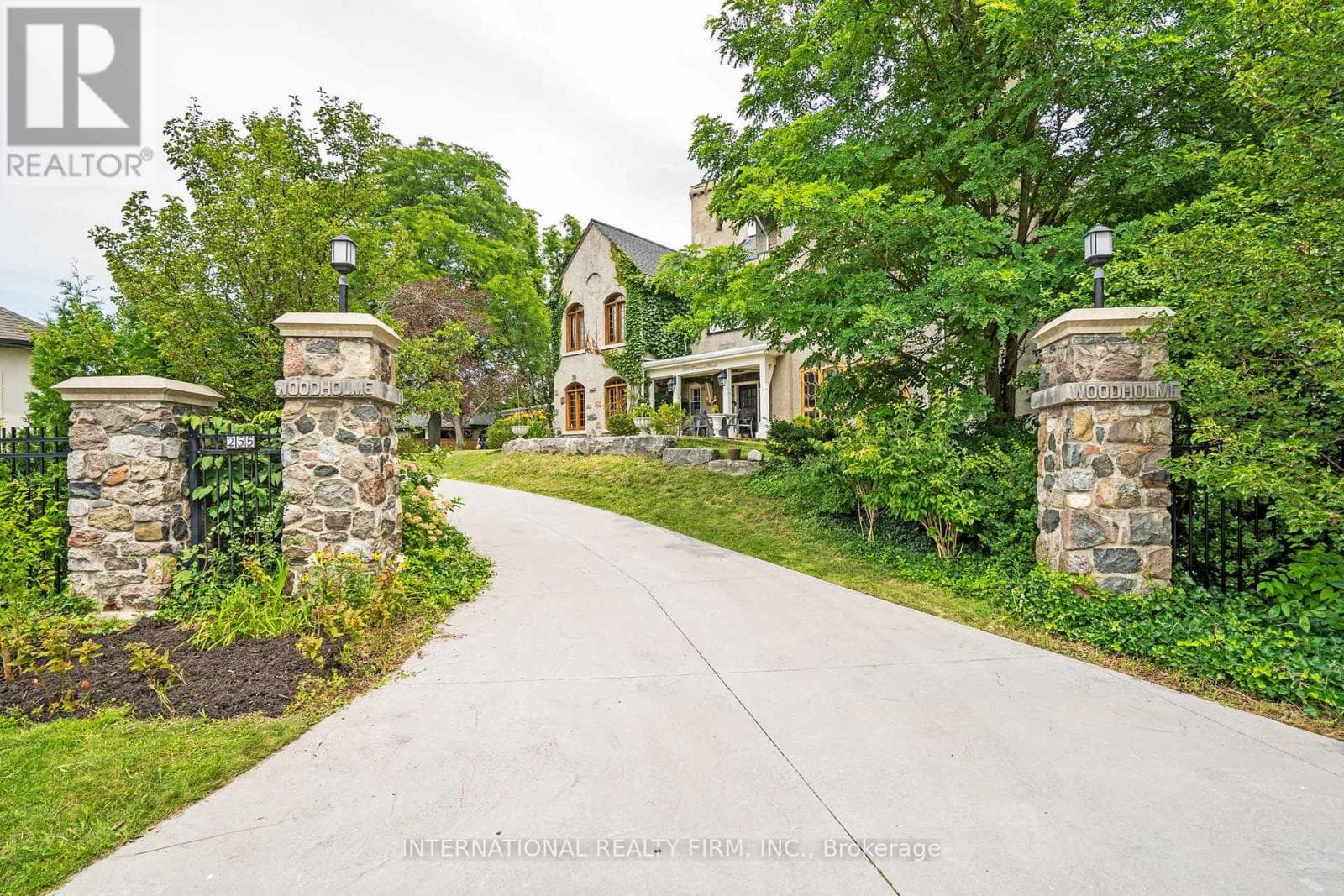 255 DELACOURT ROAD — London North (North F), Ontario - Main photo